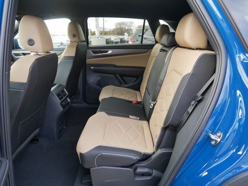 New 2026 Volkswagen Atlas Cross Sport SE image 8