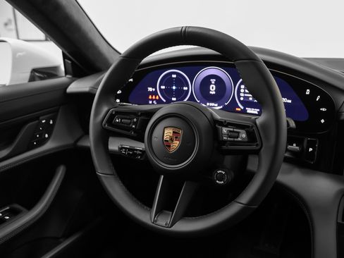 New 2026 Porsche Taycan GTS image 40