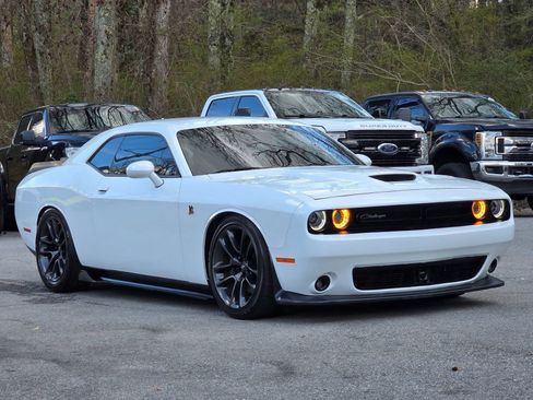 Used 2023 Dodge Challenger R/T Scat Pack w/ Plus Package image 10