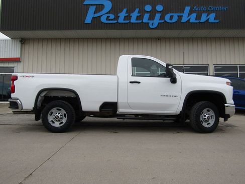Used 2025 Chevrolet Silverado 2500 W/T w/ WT Convenience Package image 2