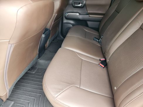 Used 2023 Toyota Tacoma Limited image 13