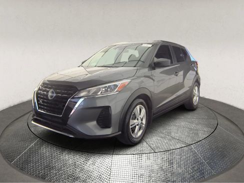 Used 2025 Nissan Kicks Play S FWD image 3
