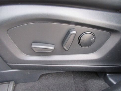 Used 2025 Ford Explorer ST-Line w/ Premium Package image 15