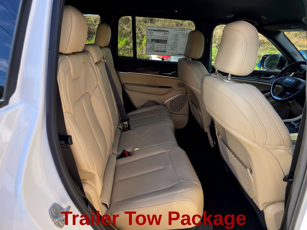 New 2026 Jeep Grand Cherokee Limited w/ Trailer Tow Package AWD/4WD image 22
