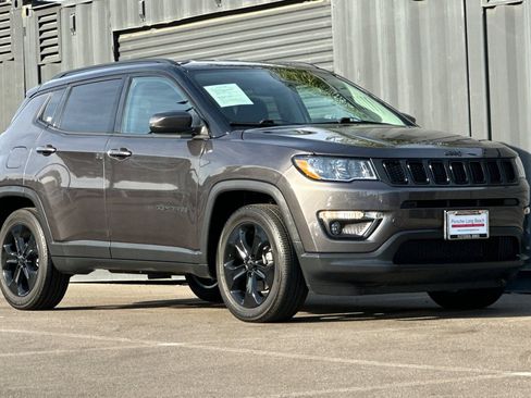 Used 2021 Jeep Compass Latitude image 10