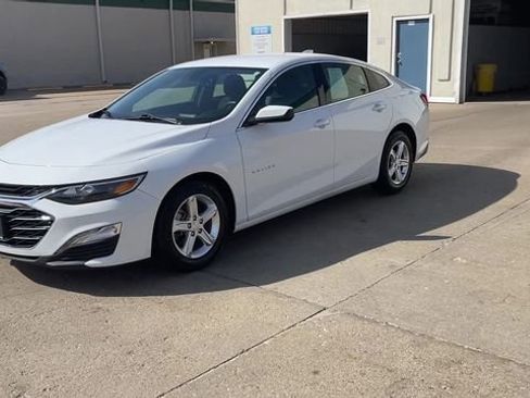 Used 2024 Chevrolet Malibu LT image 4