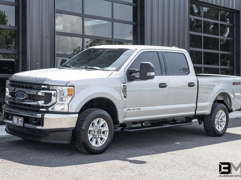 Used 2022 Ford F250 XLT AWD/4WD image 2