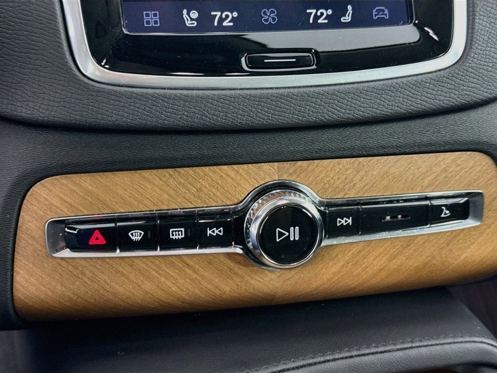 Used 2024 Volvo XC90 B6 Plus w/ Protection Package Premier AWD/4WD image 15