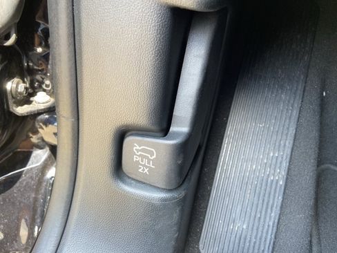 Used 2022 Ford Explorer Limited w/ Equipment Group 301A RWD image 44