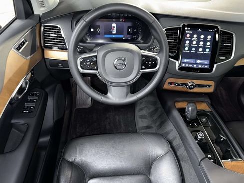 Used 2023 Volvo XC90 B6 Plus w/ Protection Package Premier AWD/4WD image 4