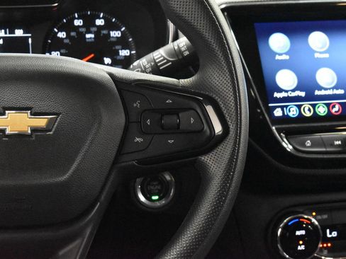 Used 2023 Chevrolet TrailBlazer LT w/ Convenience Package FWD image 11