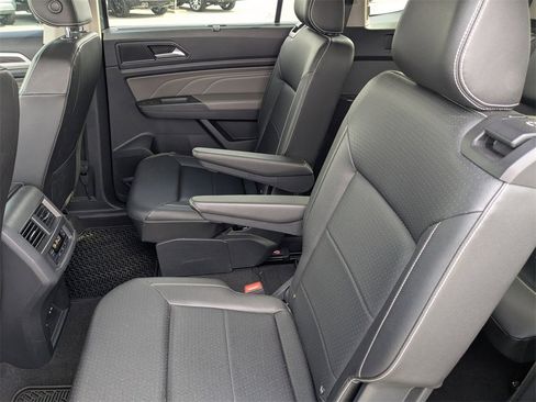 Used 2023 Volkswagen Atlas SE w/ Panoramic Sunroof Package image 14