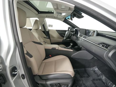 Certified 2020 Lexus ES 350 w/ Premium Package image 19