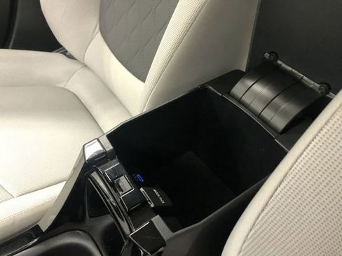 Used 2022 Toyota Corolla LE image 26