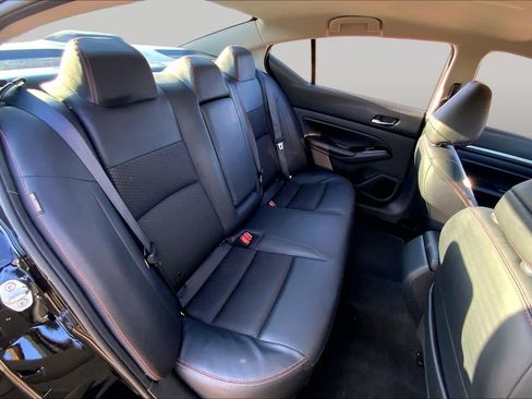 Used 2024 Nissan Altima 2.5 SR FWD image 20