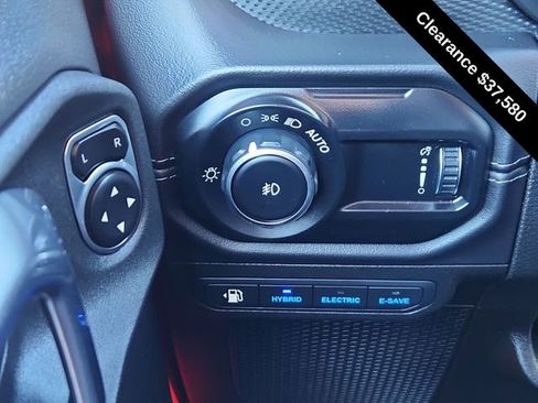 Used 2025 Jeep Wrangler Unlimited Rubicon 4xe AWD/4WD image 32