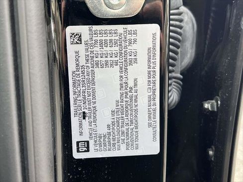 Used 2025 Chevrolet Suburban Premier image 21