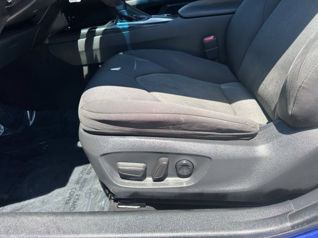 Used 2018 Toyota Camry LE FWD image 11