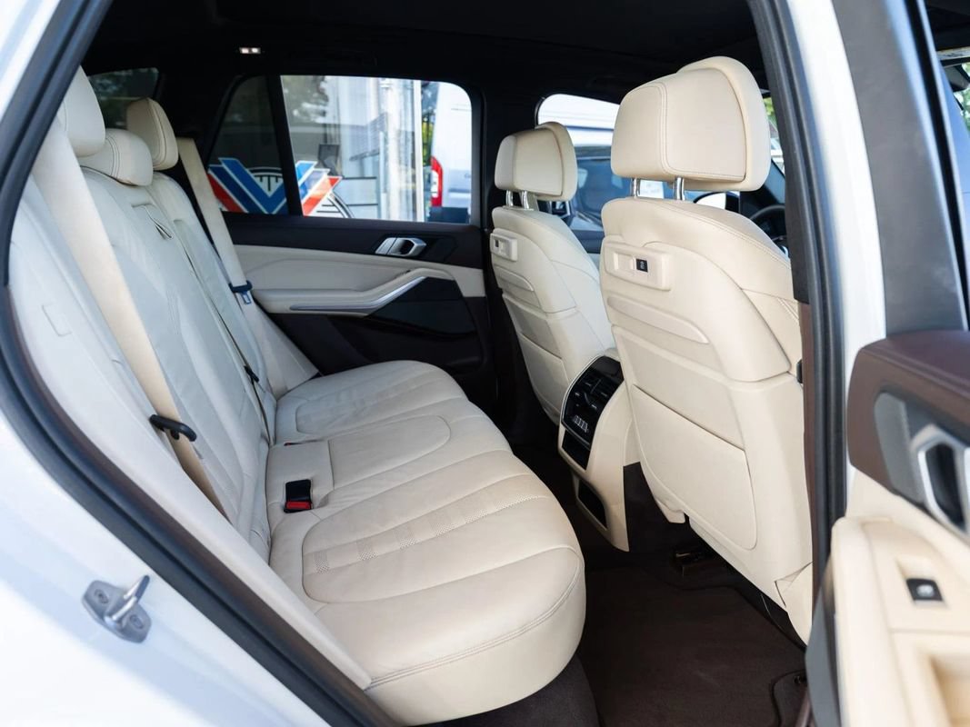 Used 2019 BMW X5 xDrive40i AWD/4WD image 25