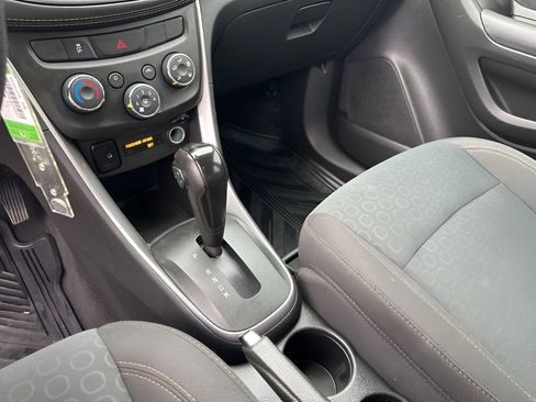 Used 2020 Chevrolet Trax LS w/ Tint and Cruise Package image 36