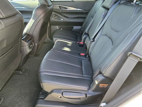 Certified 2025 INFINITI QX60 Luxe w/ Black Edition image 14