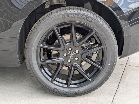 New 2026 Land Rover Range Rover Velar Dynamic SE image 18