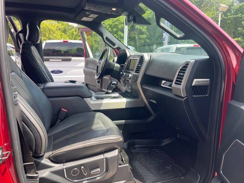 Used 2015 Ford F150 Platinum w/ Equipment Group 701A Luxury AWD/4WD image 31