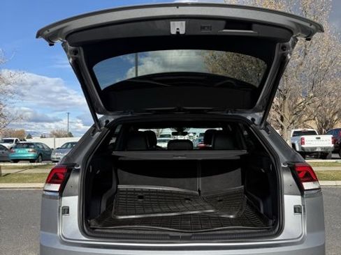 Used 2023 Volkswagen Atlas Cross Sport SEL Premium R-Line image 10