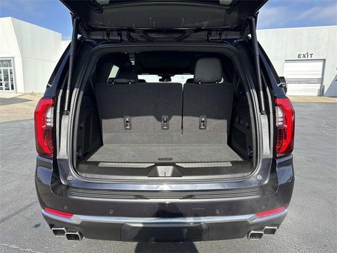 Used 2025 GMC Yukon Denali w/ Sun & Power Step Package image 4