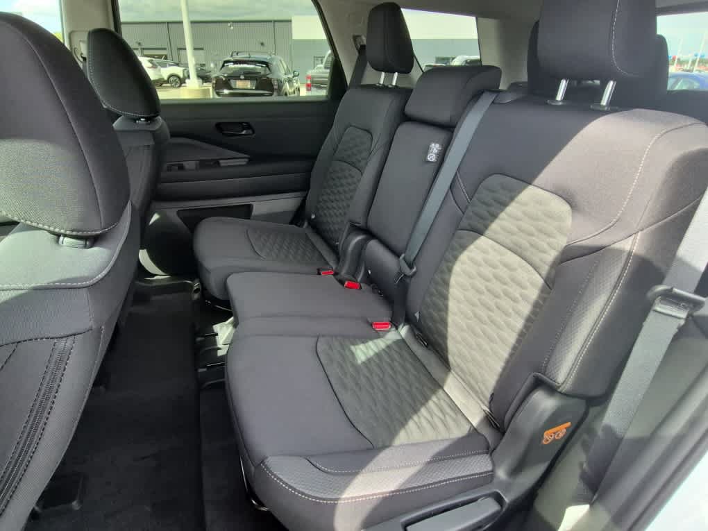 New 2026 Nissan Pathfinder SV w/ Cargo Package AWD/4WD image 8