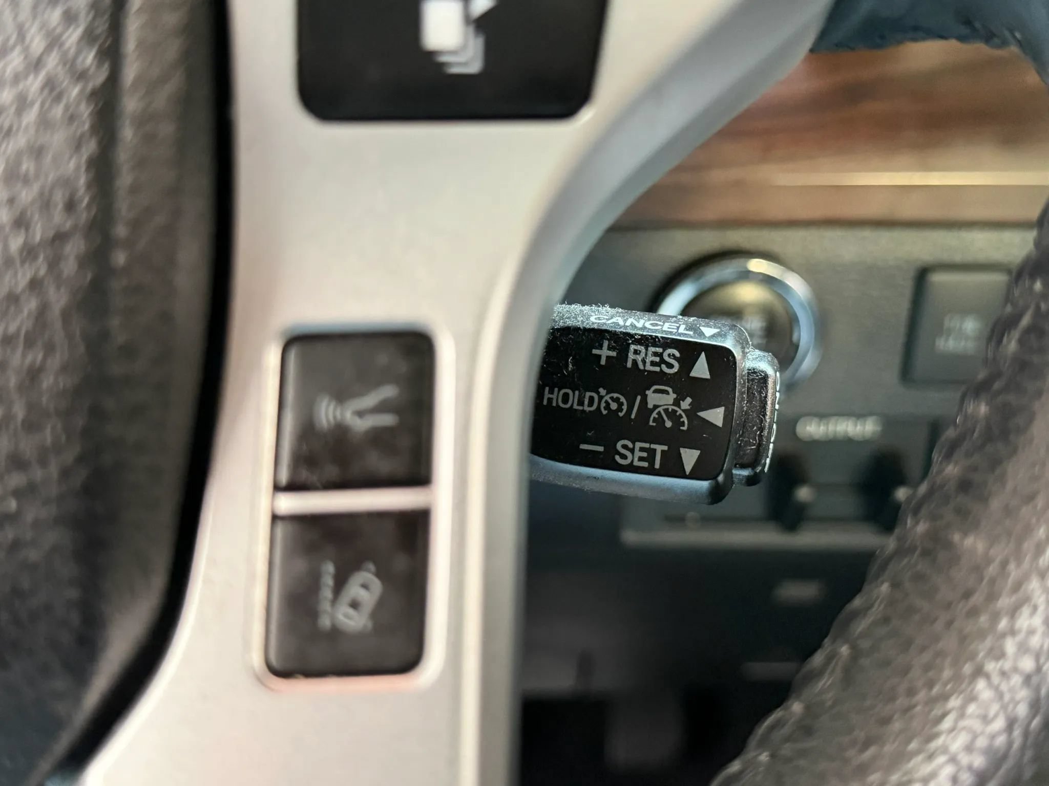 Used 2021 Toyota Tundra Limited w/ Limited Premium Package AWD/4WD image 36
