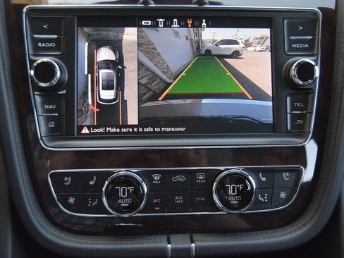 Used 2019 Bentley Bentayga image 33