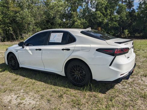 Used 2022 Toyota Camry SE image 6