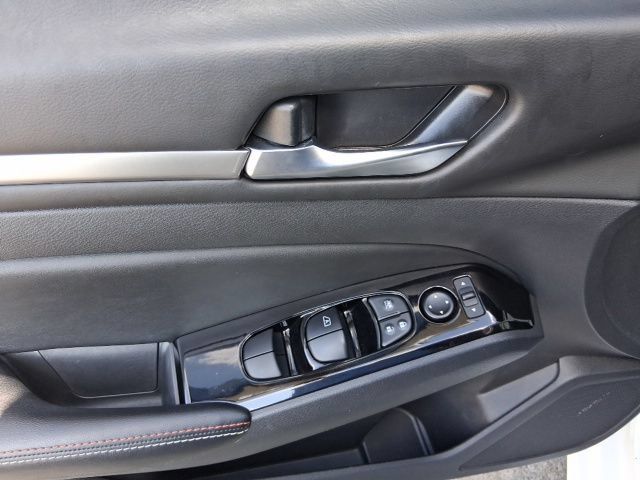 Certified 2024 Nissan Altima 2.0 SR FWD image 10