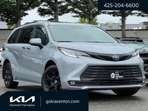 Used 2025 Toyota Sienna XLE Woodland Edition AWD/4WD image 1