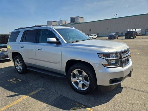 Used 2018 Chevrolet Tahoe LT image 3