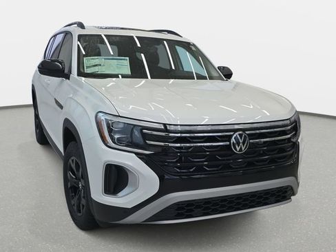 New 2026 Volkswagen Atlas Peak Edition AWD/4WD image 3