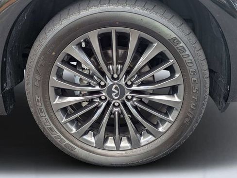 Used 2023 INFINITI QX80 Sensory w/ Cargo Package AWD/4WD image 11