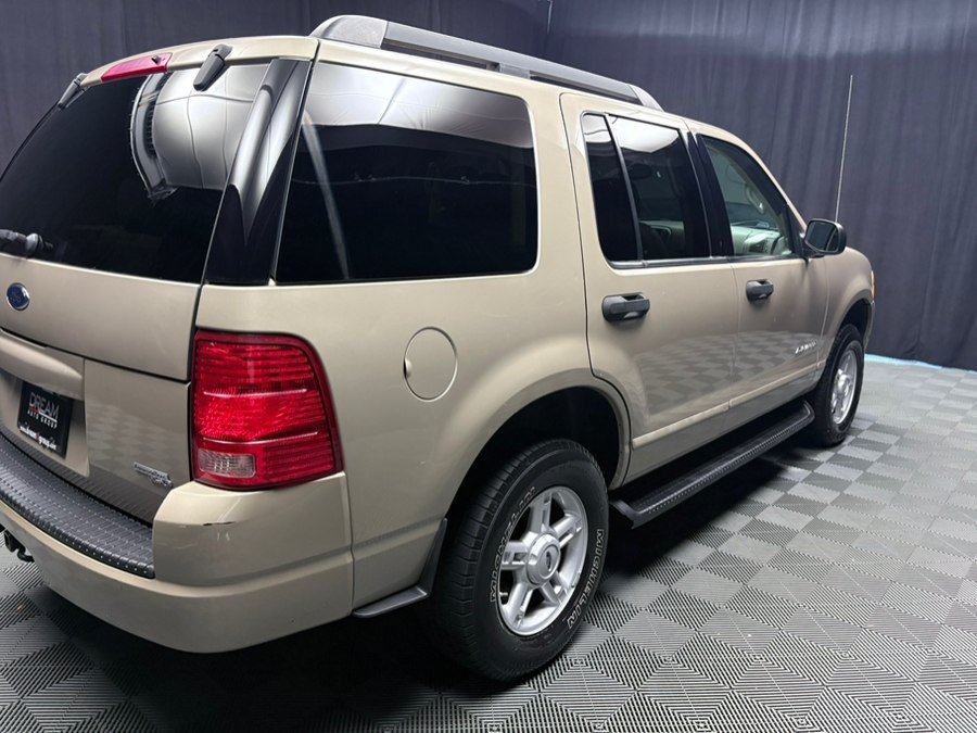 Used 2005 Ford Explorer 4WD XLT image 18