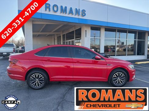 Used 2019 Volkswagen Jetta SEL image 2