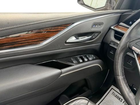 Used 2023 Cadillac Escalade Premium Luxury image 12