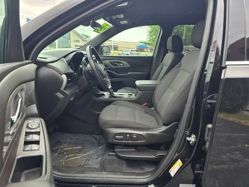 Used 2023 Chevrolet Traverse LT AWD/4WD image 17