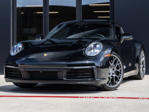 Certified 2021 Porsche 911 Carrera RWD image 1