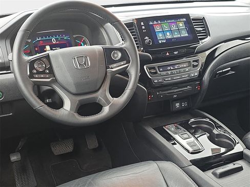 Used 2020 Honda Pilot Touring image 21