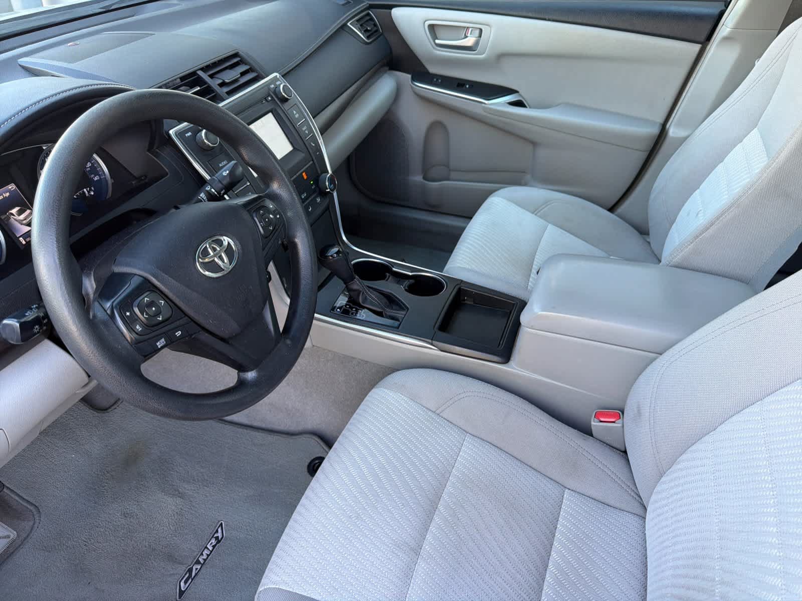 Used 2017 Toyota Camry LE FWD image 11