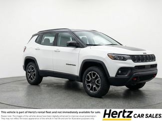 Used 2025 Jeep Compass Trailhawk AWD/4WD video 1