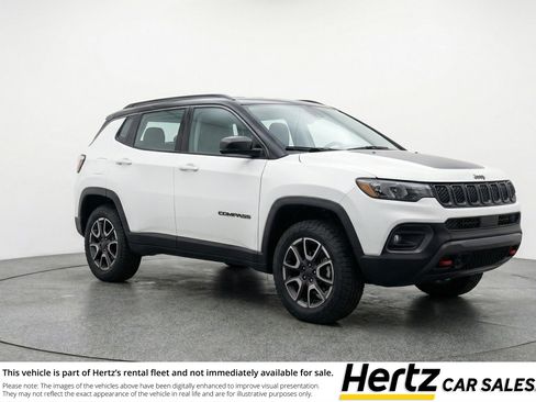 Used 2025 Jeep Compass Trailhawk AWD/4WD image 1