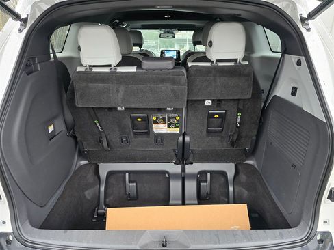 Used 2021 Toyota Sienna XSE w/ XSE Plus Package image 16