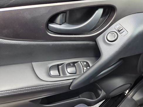 Used 2021 Nissan Rogue Sport S FWD image 20