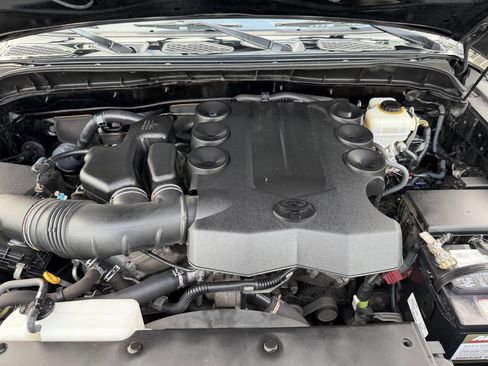 Used 2013 Toyota FJ Cruiser 4WD w/ Convenience Pkg image 40